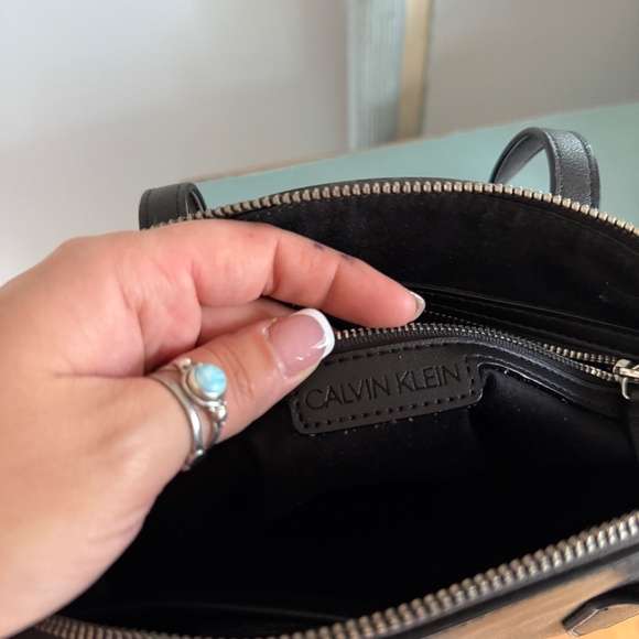 Calvin Klein Shoulder Bag Black with Tie Dye - Picture 9 of 10